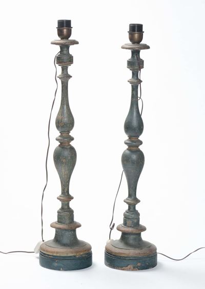 Coppia Candelieri in Legno Tornito e Dipinto, Inizio XX Secolo