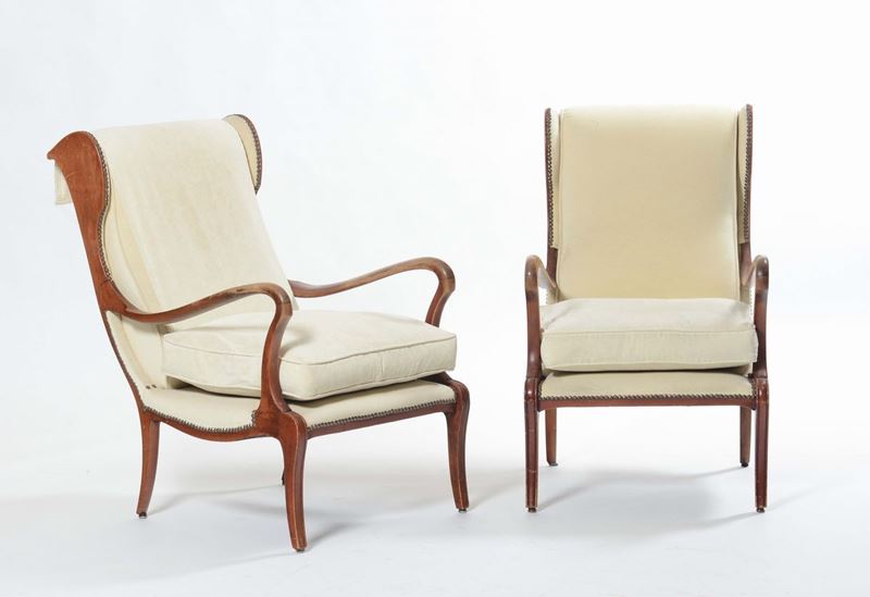 Coppia di poltroncine con pelle bianca in legno curvato  - Asta Arredi dalle dimore degli eredi Ercole Marelli e altre provenienze - Cambi Casa d'Aste