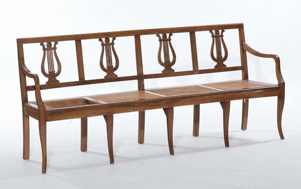 Divano con schienale a lire e seduta in cannetè, XIX secolo