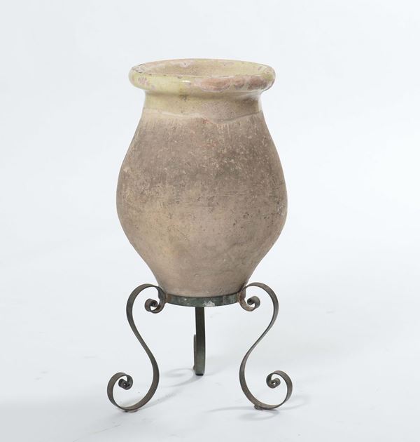 Anfora e portaombrelli in porcellana e maiolica