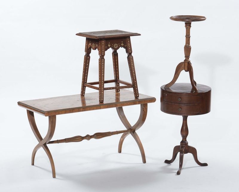 Lotto di quattro tavolini diversi  - Asta Arredi dalle dimore degli eredi Ercole Marelli e altre provenienze - Cambi Casa d'Aste