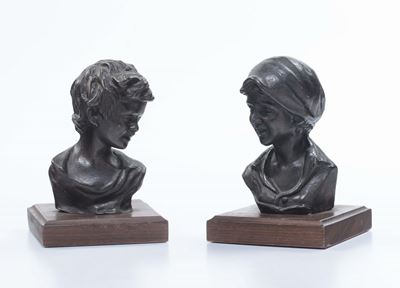 Due Bustini in Bronzo Raffiguranti Bimbi, XIX-XX Secolo