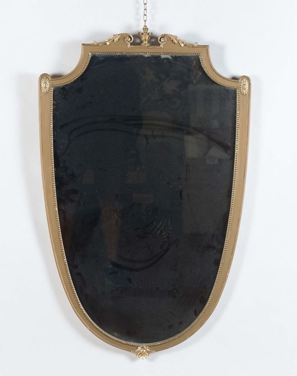 Specchiera a scudo dorata, XX secolo