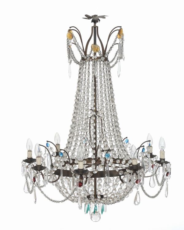 Lampadario a mongolfiera a otto luci in metallo e cristalli, XIX-XX secolo