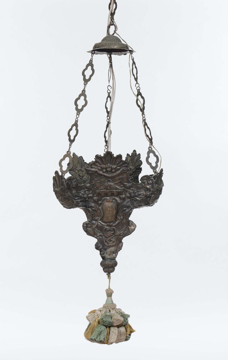 Lanterna in rame sbalzato, XIX secolo  - Auction Furnishings from the mansions of the Ercole Marelli heirs and other property - Cambi Casa d'Aste