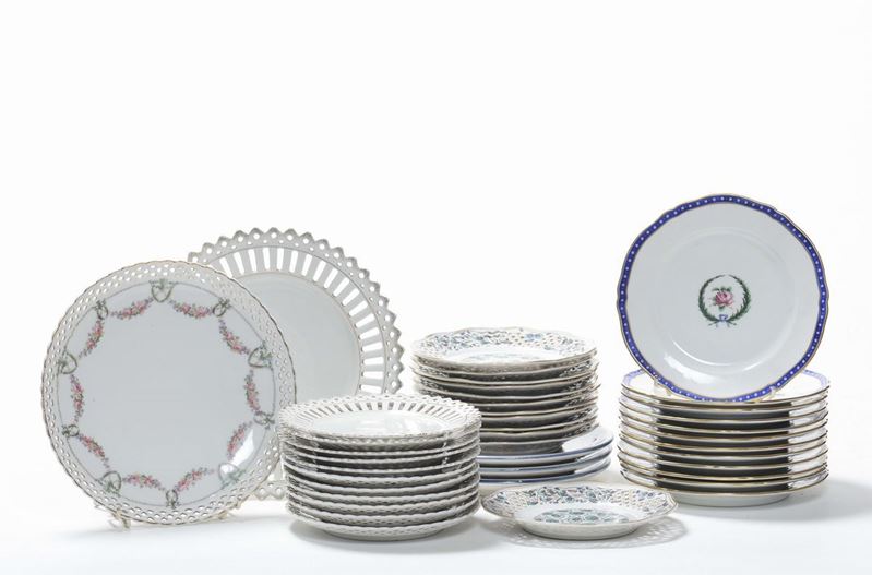 Lotto di piattini in porcellana  - Auction Furnishings from the mansions of the Ercole Marelli heirs and other property - Cambi Casa d'Aste