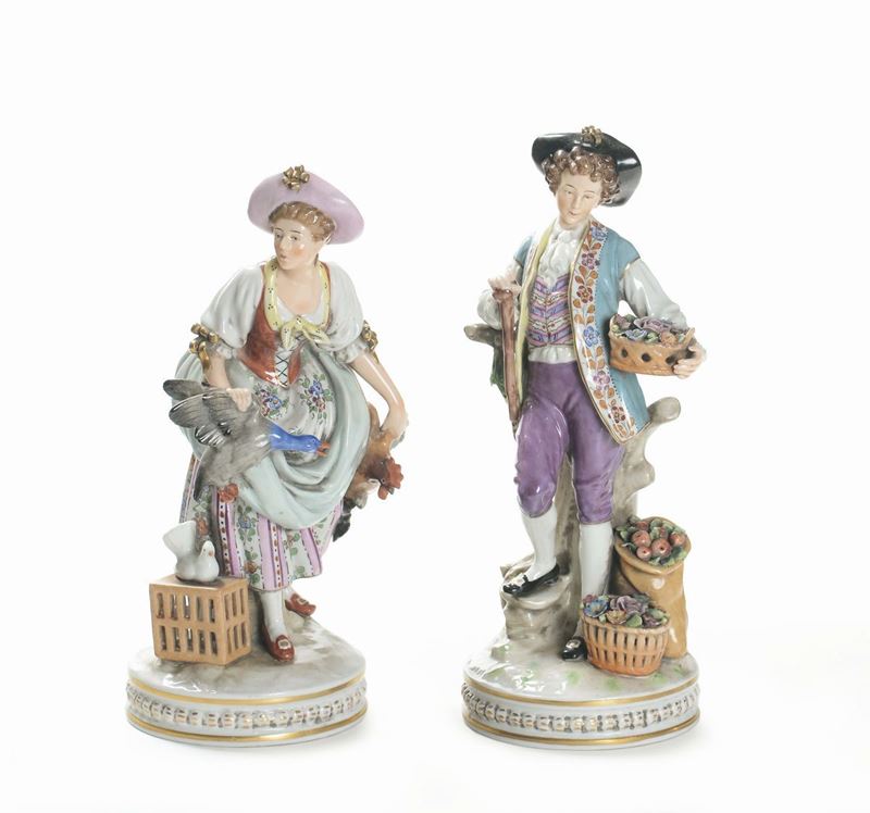 Coppia di stauine in porcellana Capodimonte  - Asta Arredi dalle dimore degli eredi Ercole Marelli e altre provenienze - Cambi Casa d'Aste