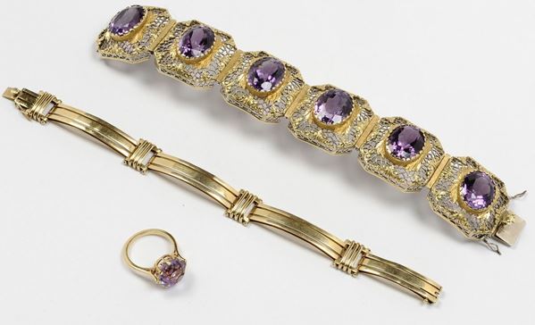 A gold and amethyst bracelet and ring suit, a gold bracelet