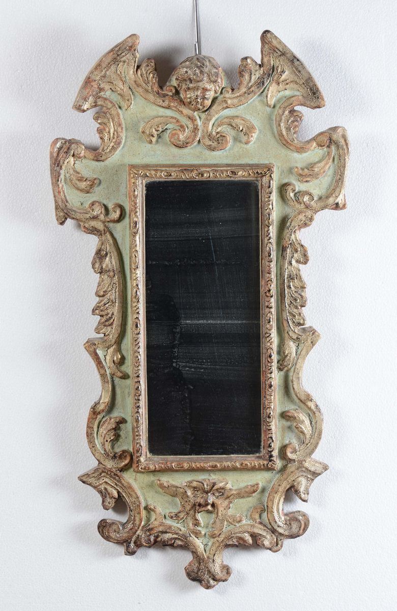 Specchierina laccata e dorata, XX secolo  - Asta Arredi dalle dimore degli eredi Ercole Marelli e altre provenienze - Cambi Casa d'Aste