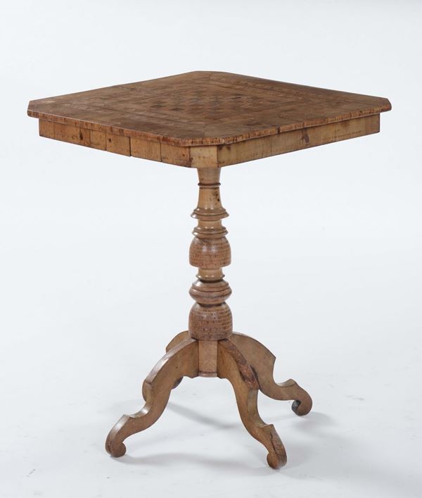 Tavolo sorrentino lastronato ed intarsiato, XIX-XX secolo