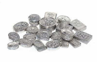 Lotto Composto da Ventuno Scatole in Argento