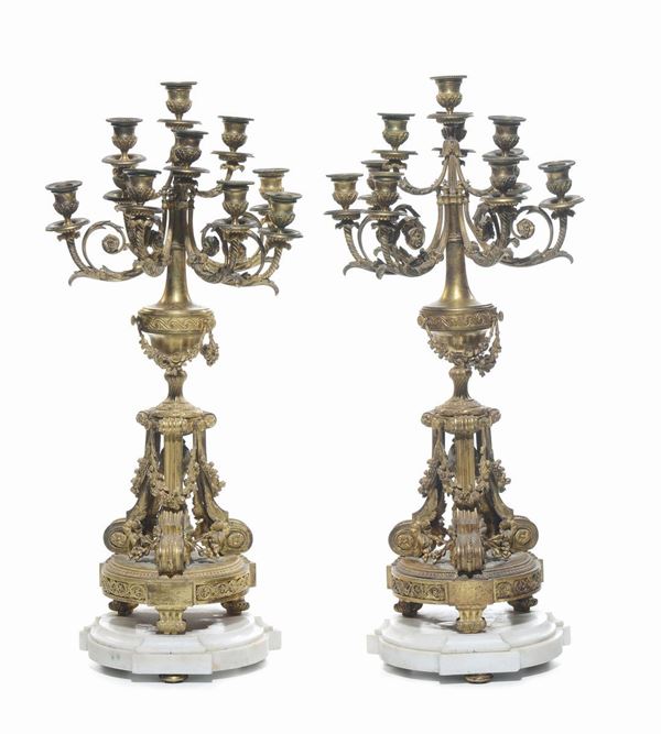 Coppia di candelieri in bronzo dorato a 10 luci, XIX Secolo