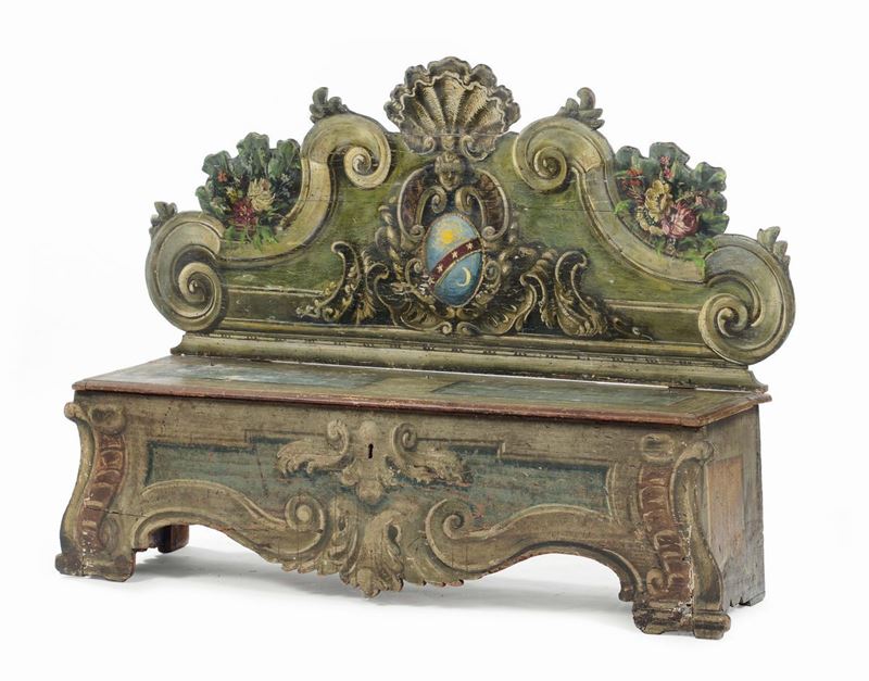 Cassapanca con schienale in legno laccato, XVIII-XIX secolo  - Auction Furnishings from the mansions of the Ercole Marelli heirs and other property - Cambi Casa d'Aste