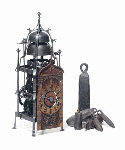 Orologio Gotico in Ferro Battuto e Quadrante in Lamiera Dipinta e Dorato. Probabilmente Wihterthu...