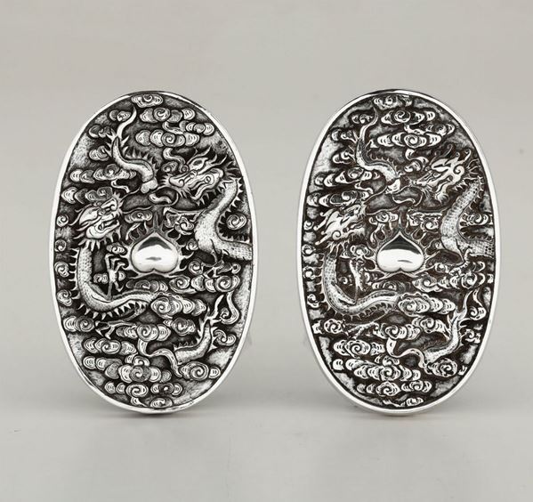 Coppia di coperchi in argento, Cina XX secolo