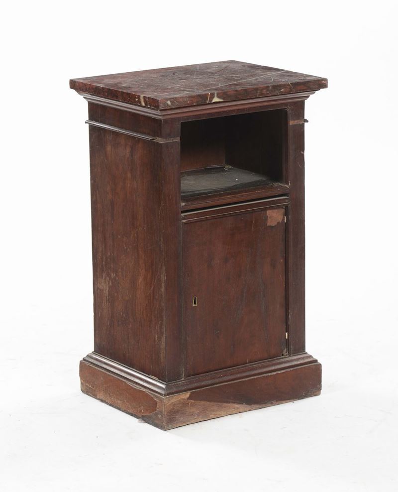 Comodino lastronato ad un'anta, XX secolo  - Auction Furnishings from the mansions of the Ercole Marelli heirs and other property - Cambi Casa d'Aste