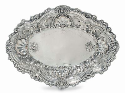Vassoio Sagomato in Argento Sbalzato e Cesellato