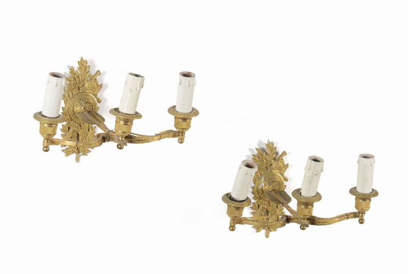 Coppia di appliques in bronzo dorato a tre luci, Francia XIX secolo  - Auction Furnishings from the mansions of the Ercole Marelli heirs and other property - Cambi Casa d'Aste