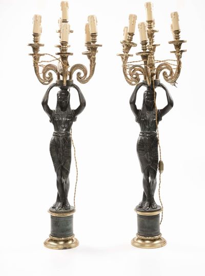 Coppia di Candelabri a Sette Luci in Bronzo Dorato e Brunito, Epoca 1950