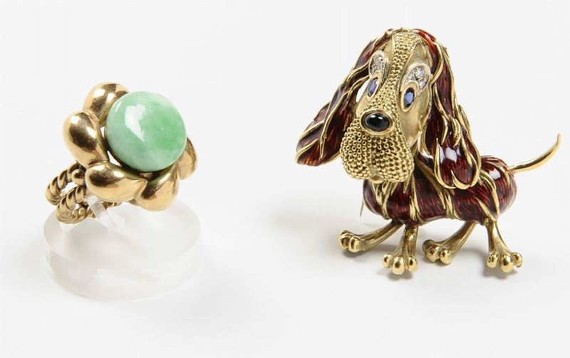A jadeite ring and one enamel brooch  - Auction Furnishings from the mansions of the Ercole Marelli heirs and other property - Cambi Casa d'Aste