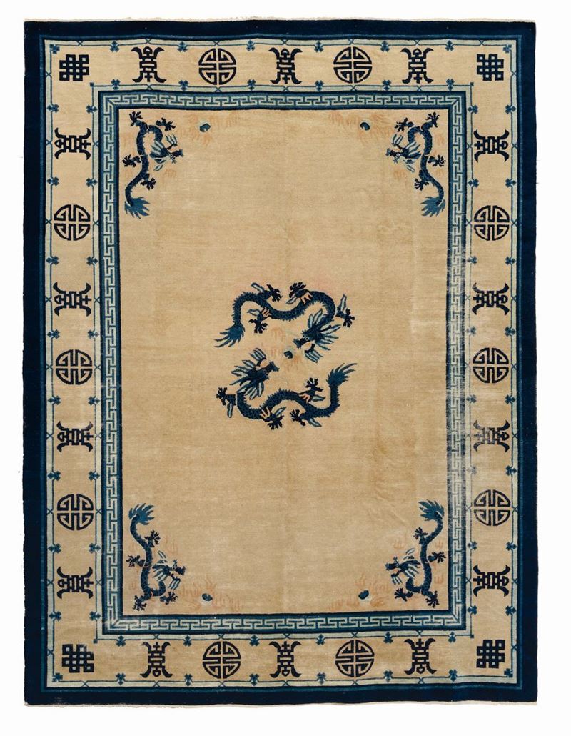 A China rug, late 19th century, cm 320x220  - Auction Fine Carpets - Cambi Casa d'Aste