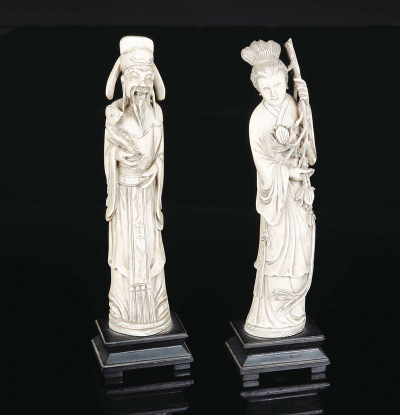 A pair of carved ivory figures, dignitary and Guanyin, China, early 20th century  - Auction Chinese Works of Art - Cambi Casa d'Aste