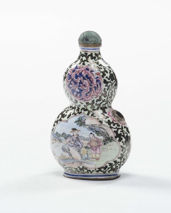 Una snuff bottle in smalto