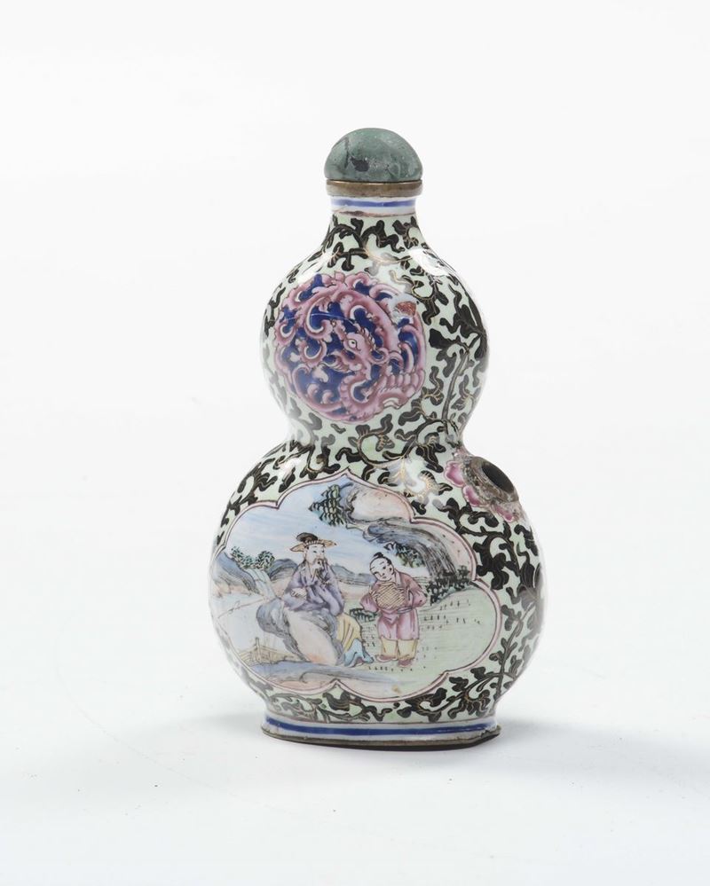 Una snuff bottle in smalto  - Asta Arredi dalle dimore degli eredi Ercole Marelli e altre provenienze - Cambi Casa d'Aste