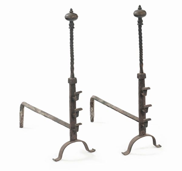 Coppia di alari in ferro battuto, XVII-XVIII secolo