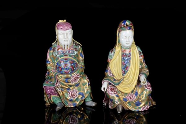 Coppia di dignitari in porcellana, Cina inizio XX secolo