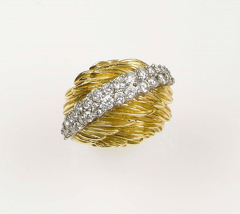 A diamond ring. Mounted in white and yellow gold 750/1000  - Auction Fine Jewels - Cambi Casa d'Aste