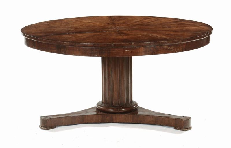 Tavolo circolare lastronato in noce, XIX secolo  - Auction Furnishings from the mansions of the Ercole Marelli heirs and other property - Cambi Casa d'Aste