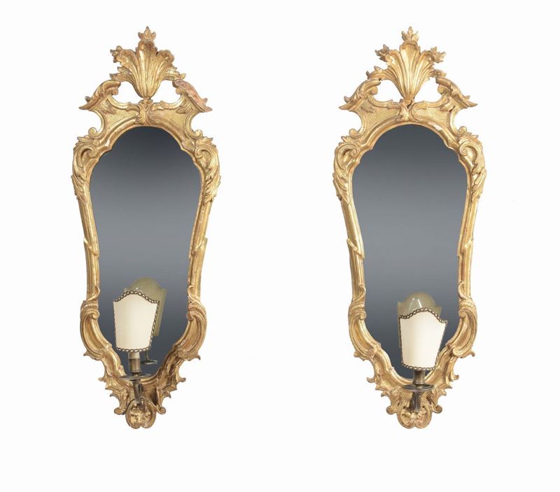 Coppia di piccole specchiere in legno intagliato e dorato, XVIII secolo  - Asta Arredi dalle dimore degli eredi Ercole Marelli e altre provenienze - Cambi Casa d'Aste