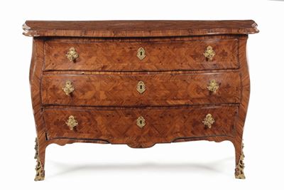 Coppia di Commodes a Tre Cassetti Interamente Lastronate in Bois De Violette, Seconda Metà XVIII ...