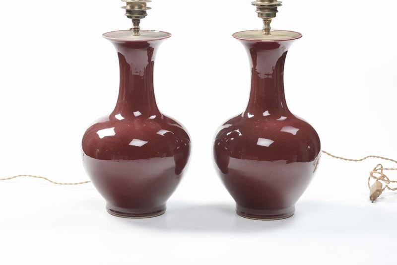 Coppia di vasi sangue di bue  - Asta Arredi dalle dimore degli eredi Ercole Marelli e altre provenienze - Cambi Casa d'Aste