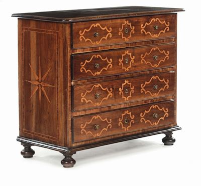 Cassettone a Quattro Cassetti in Legno Lastronato ed Intarsiato, Piemonte XVIII-XIX Secolo