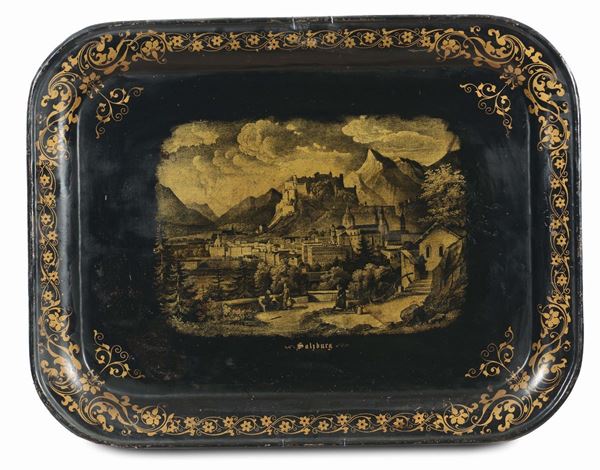 Lotto di cinque vassoi laccati in metallo laccato, XVIII-XIX secolo