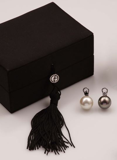 Giorgio Armani. Orecchini con Perle e Diamanti