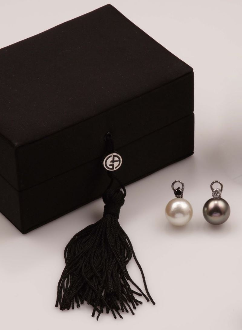 Pair of cultured pearl and diamond earrings. Giorgio Armani  - Auction Vintage, Jewels and Watches - Cambi Casa d'Aste