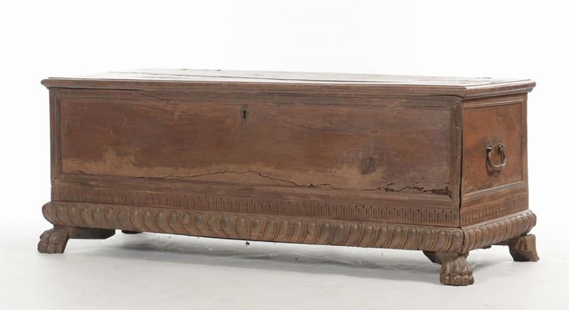 Cassapanca in noce intagliato, XIX-XX secolo  - Asta Arredi dalle dimore degli eredi Ercole Marelli e altre provenienze - Cambi Casa d'Aste