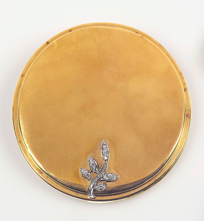 Fasano. A diamond compact powder. Mounted in yellow gold 750/1000  - Auction Fine Jewels - Cambi Casa d'Aste