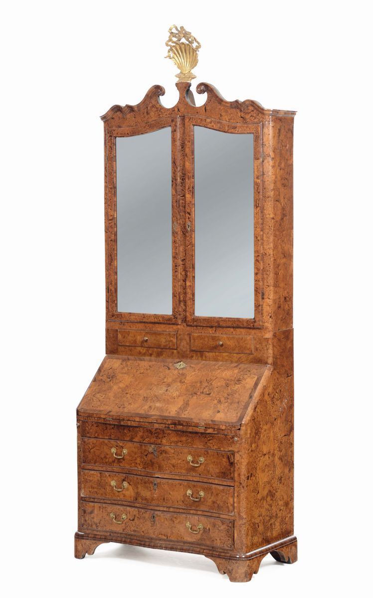 Trumeau interamente lastronato in radica chiara, Italia settentrionale, XVIII secolo  - Auction Furniture | Cambi Time - Cambi Casa d'Aste