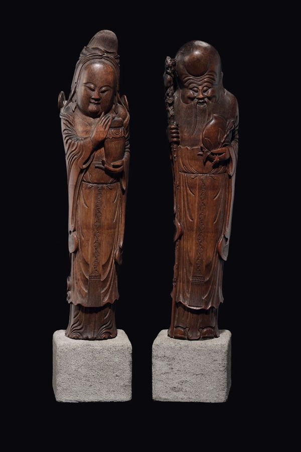 Coppia di grandi personaggi scolpiti in legno, Guanyin e Shoulao, Cina, Dinastia Qing, fine XIX secolo