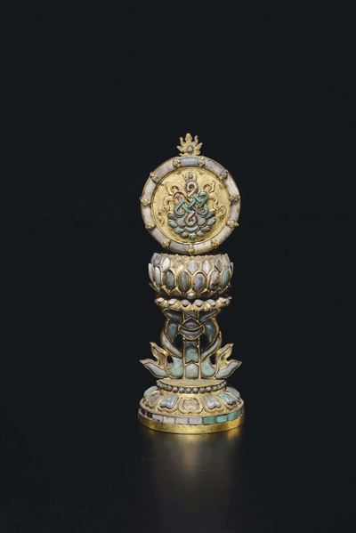 Oggetto Rituale Tibetano in Bronzo con Innesti in Turchese, Probabile Porta Preghiere, Tibet, XIX...
