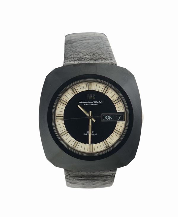 IWC, Edison Electronic, cassa No.2020920, orologio da polso, al quarzo, in acciaio di tungsteno, con indicazione del giorno e data. Realizzato nel 1970.