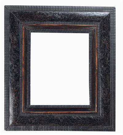 Cornice Guilloche in Legno Ebanizzato con Incisioni Floreali, Fiandre XVII Secolo