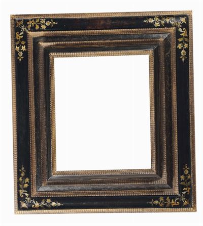 Cornice Guillochè Ebanizzata con Decorazioni Floreali in Policromia, Fiandre XVII Secolo