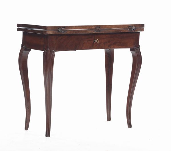 Tavolino in mogano a libro