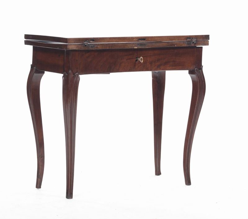 Tavolino in mogano a libro  - Auction Furnishings from the mansions of the Ercole Marelli heirs and other property - Cambi Casa d'Aste