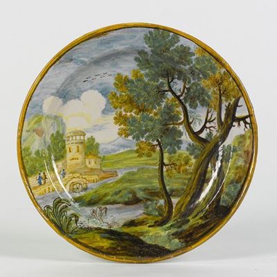 Piatto in Maiolica Policroma Raffigurante Paesaggio con Fiume, Castelli XVIII Secolo